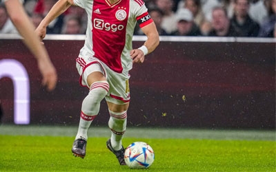 Ajax en Excelsior hebben punten hard nodig om achtervolgers voor te blijven Ajax en Excelsior hebben punten hard nodig om achtervolgers voor te blijven