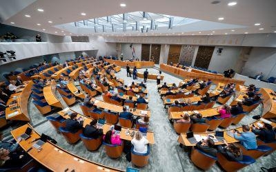 Derk Boswijk (CDA) stelt vragen over illegale goksites Derk Boswijk (CDA) stelt vragen over illegale goksites