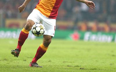 Galatasaray kan zich geen puntverlies veroorloven in nek-aan-nek race