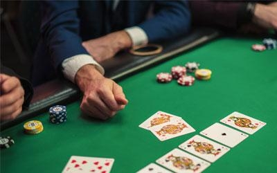 Geschiedenis van poker en zijn evolutie naar online spelen