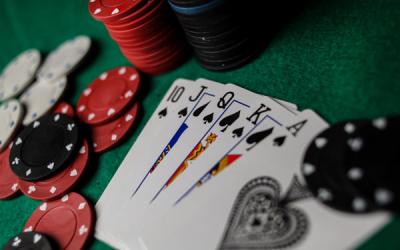 Speler wint Mega Jackpot met Royal Flush bij Holland Casino Rotterdam Speler wint Mega Jackpot met Royal Flush bij Holland Casino Rotterdam