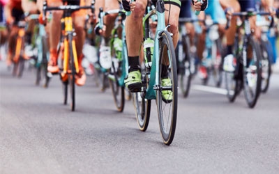 Sprinters kunnen aan de bak in eerste relatief vlakke etappe Tour de France Sprinters kunnen aan de bak in eerste relatief vlakke etappe Tour de France