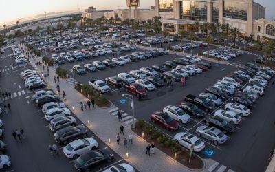 Vrouw bevalt op de parkeerplaats van Amerikaans casino